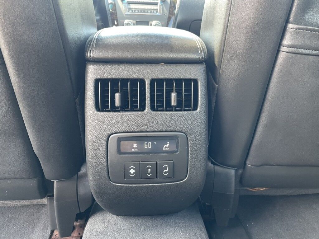 2008 Cadillac DTS w/1SC~CHROME GRILLE~FRONT BUCKET SEATS~LEATHER SEATS Sarasota FL