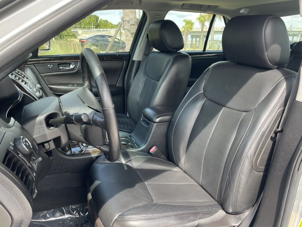 2008 Cadillac DTS w/1SC~CHROME GRILLE~FRONT BUCKET SEATS~LEATHER SEATS Sarasota FL