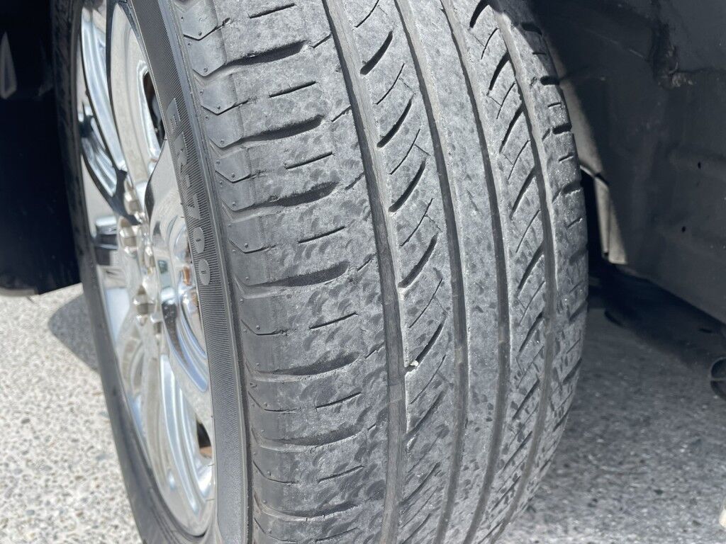 2008 Cadillac DTS w/1SC~CHROME GRILLE~FRONT BUCKET SEATS~LEATHER SEATS Sarasota FL