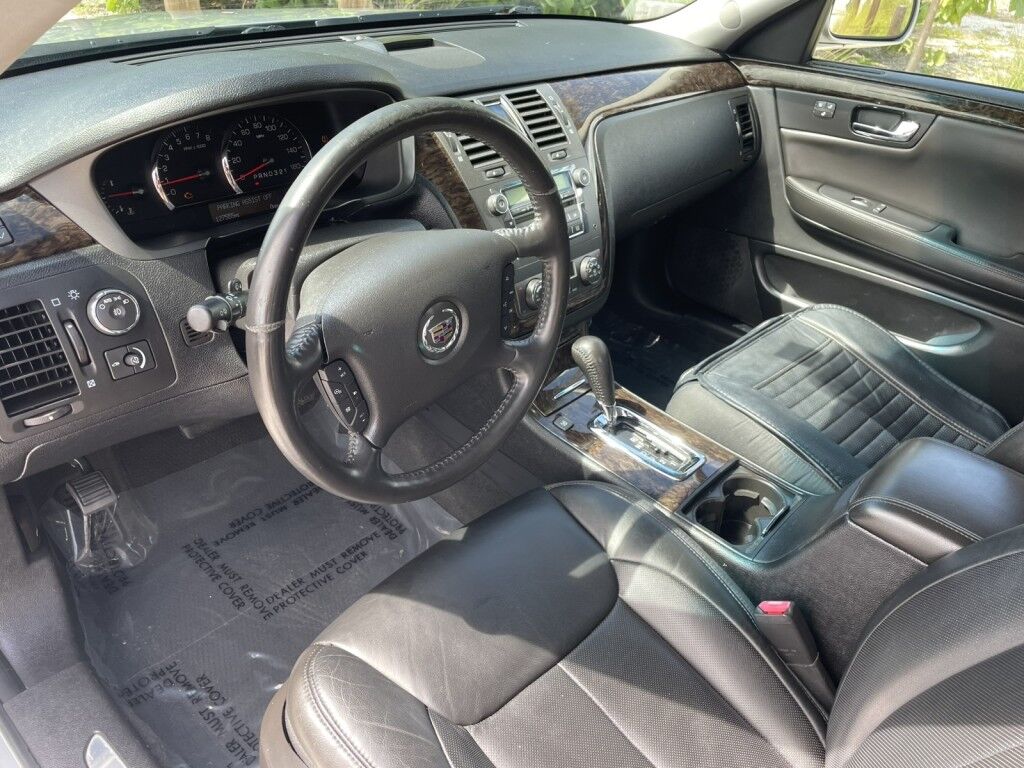 2008 Cadillac DTS w/1SC~CHROME GRILLE~FRONT BUCKET SEATS~LEATHER SEATS Sarasota FL