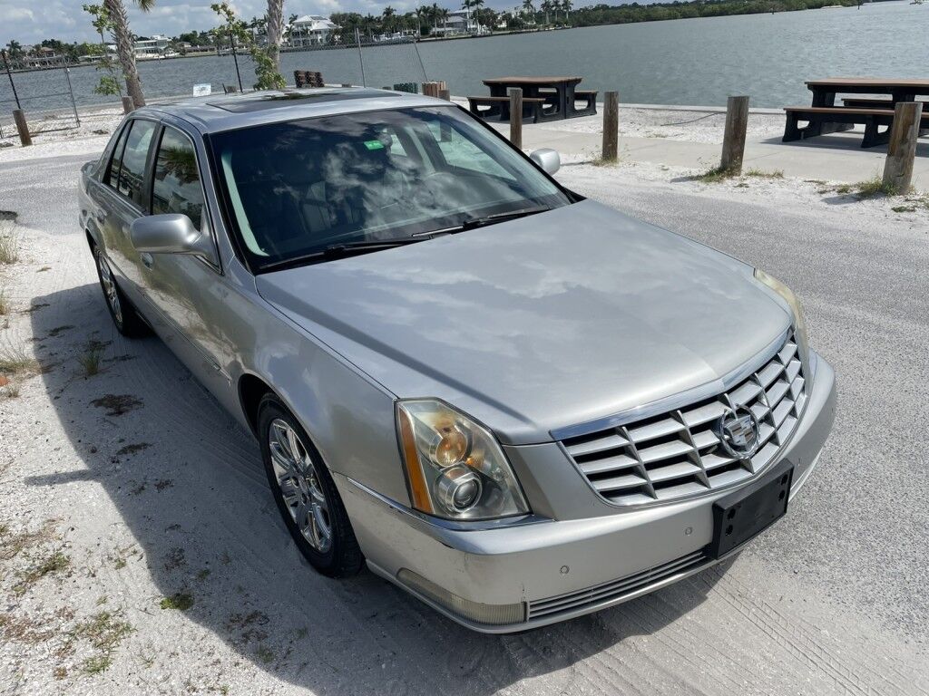 2008 Cadillac DTS w/1SC~CHROME GRILLE~FRONT BUCKET SEATS~LEATHER SEATS Sarasota FL