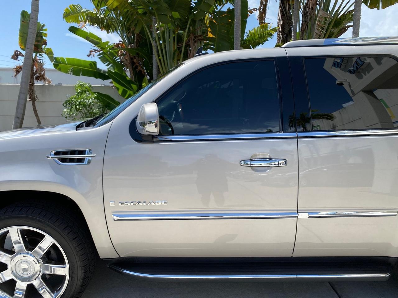 2008 Cadillac Escalade SUNROOF DVD LOW MILES 71,690 Pompano Beach FL