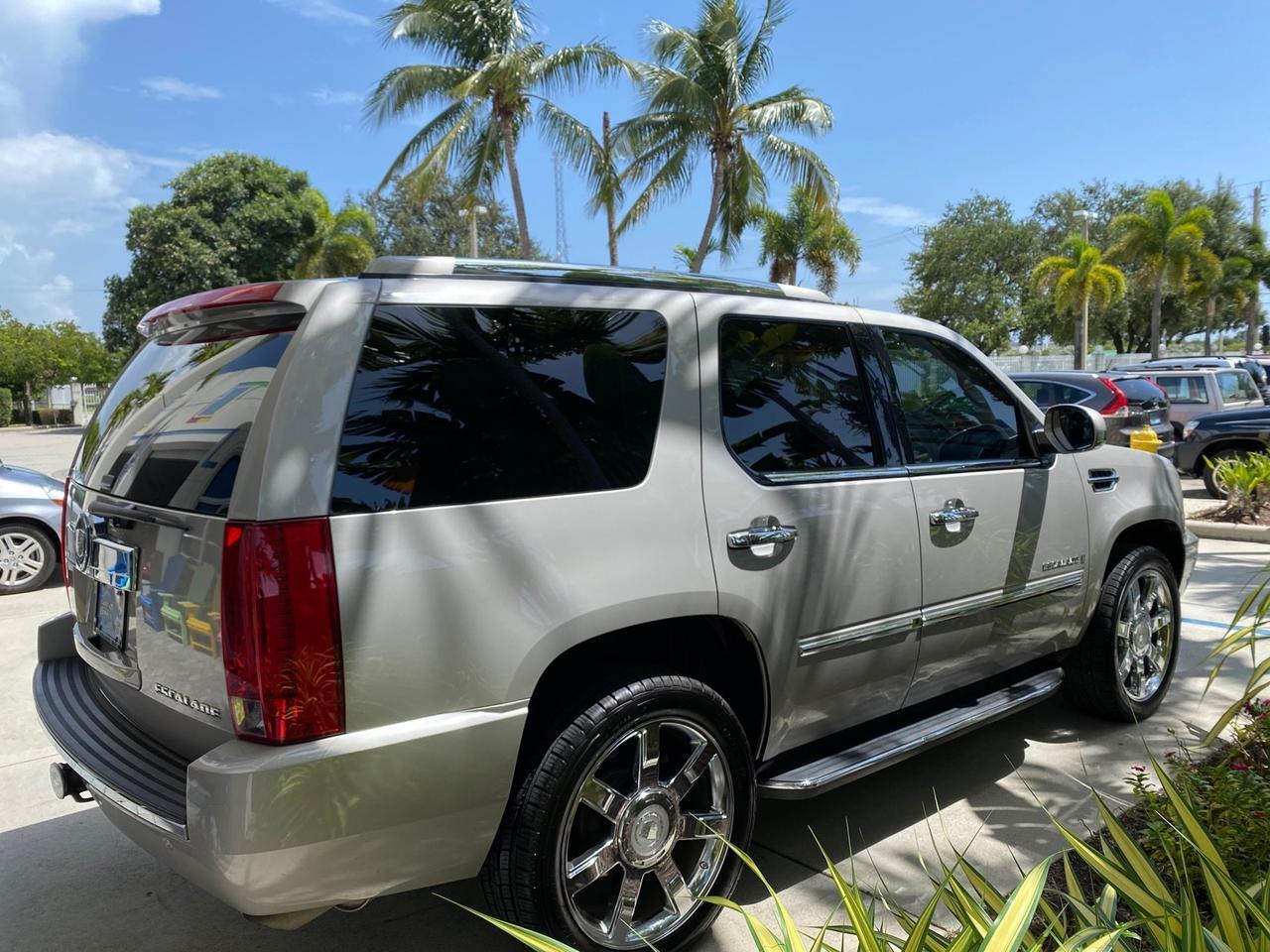 2008 Cadillac Escalade SUNROOF DVD LOW MILES 71,690 Pompano Beach FL