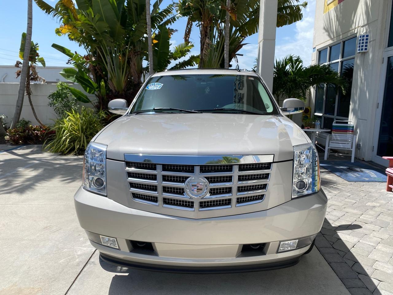 2008 Cadillac Escalade SUNROOF DVD LOW MILES 71,690