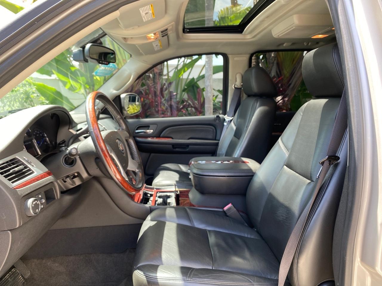 2008 Cadillac Escalade SUNROOF DVD LOW MILES 71,690 Pompano Beach FL