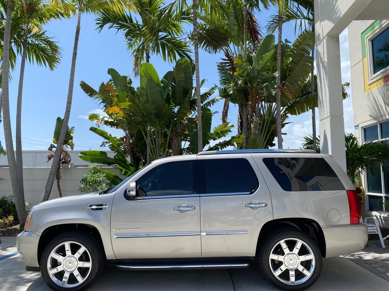2008 Cadillac Escalade SUNROOF DVD LOW MILES 71,690 Pompano Beach FL