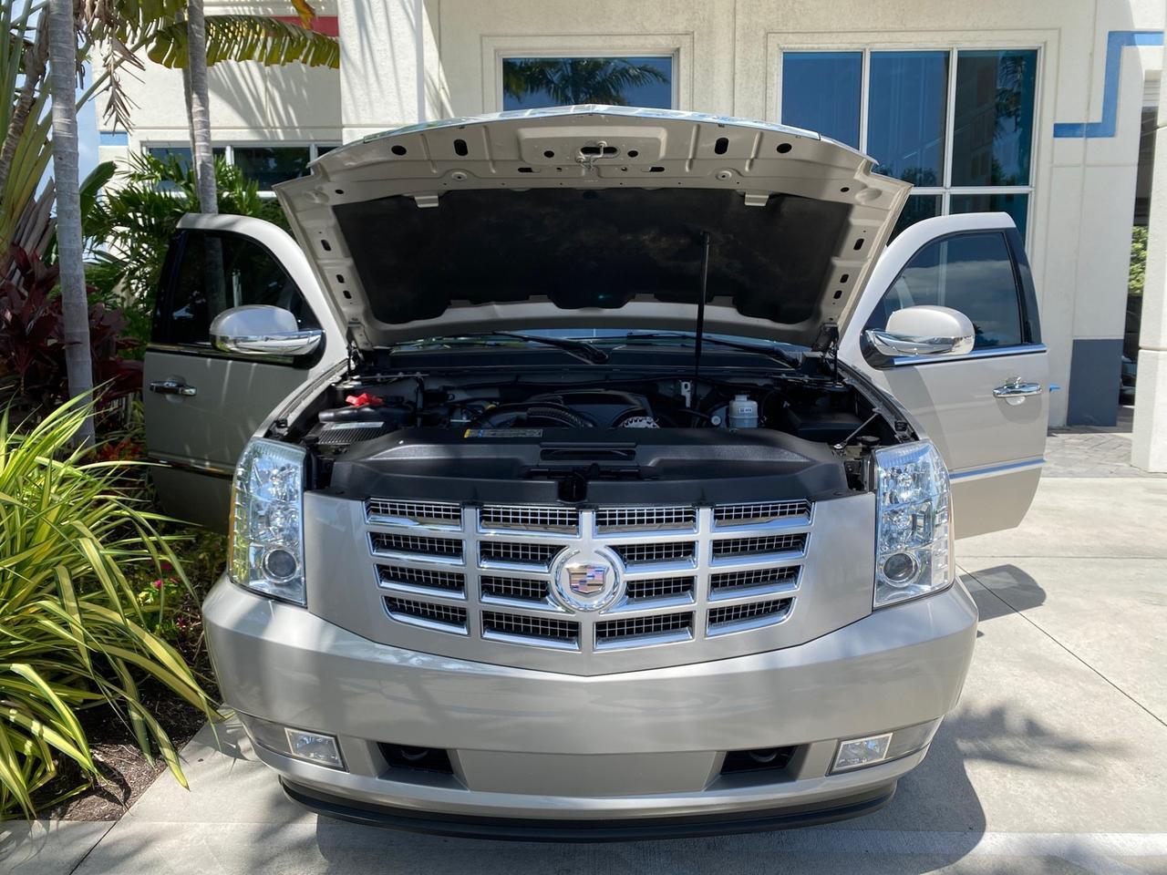 2008 Cadillac Escalade SUNROOF DVD LOW MILES 71,690 Pompano Beach FL