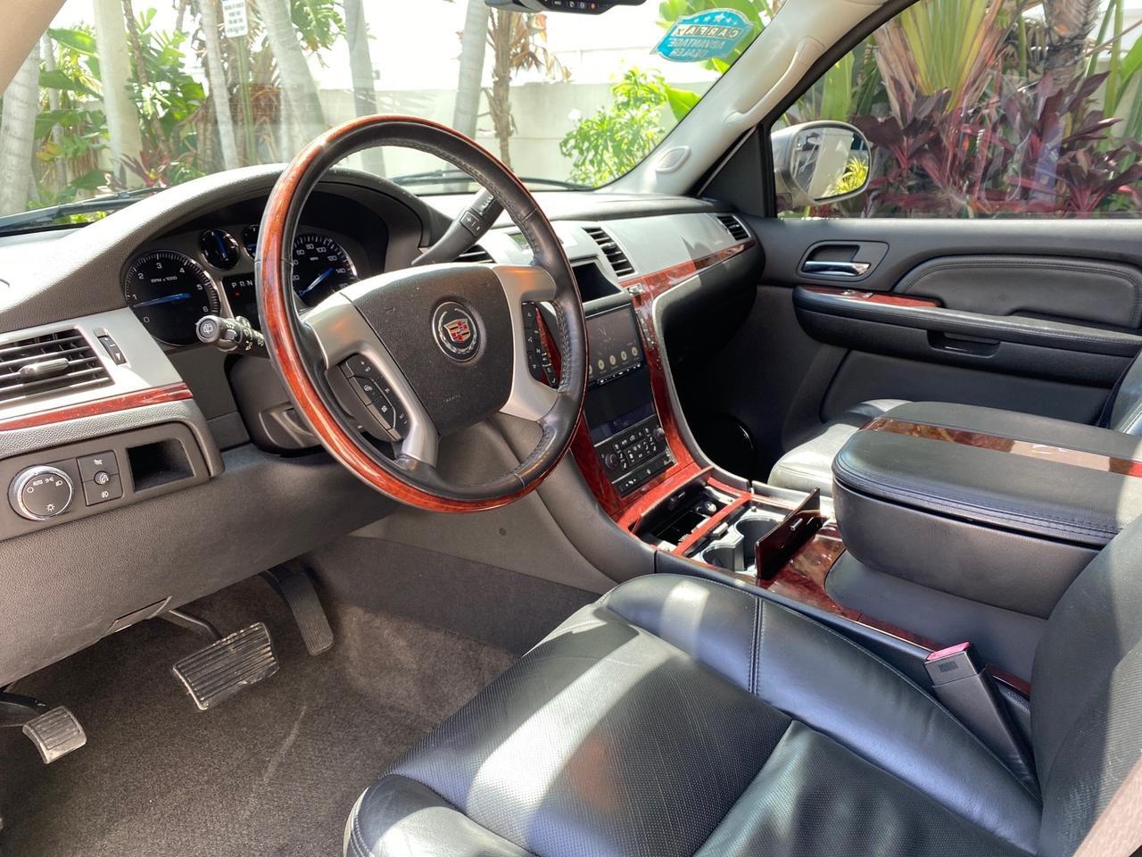 2008 Cadillac Escalade SUNROOF DVD LOW MILES 71,690 Pompano Beach FL