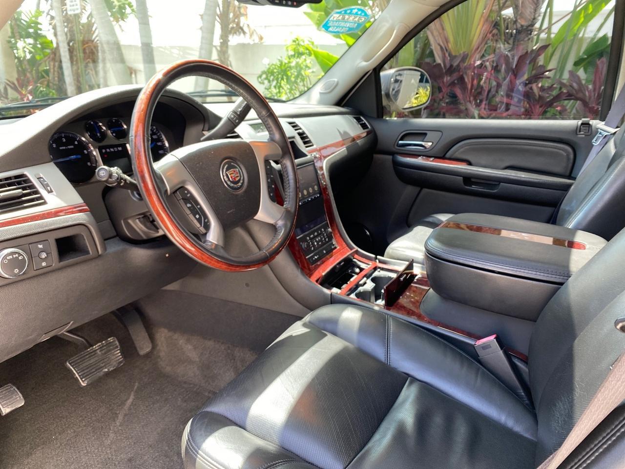 2008 Cadillac Escalade SUNROOF DVD LOW MILES 71,690 Pompano Beach FL