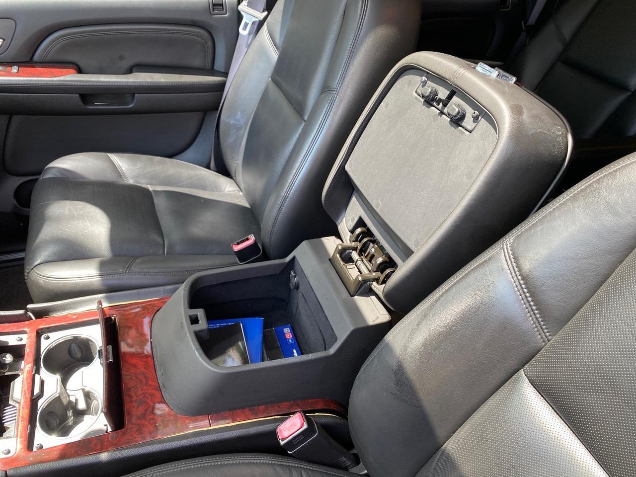 2008 Cadillac Escalade SUNROOF DVD LOW MILES 71,690 Pompano Beach FL