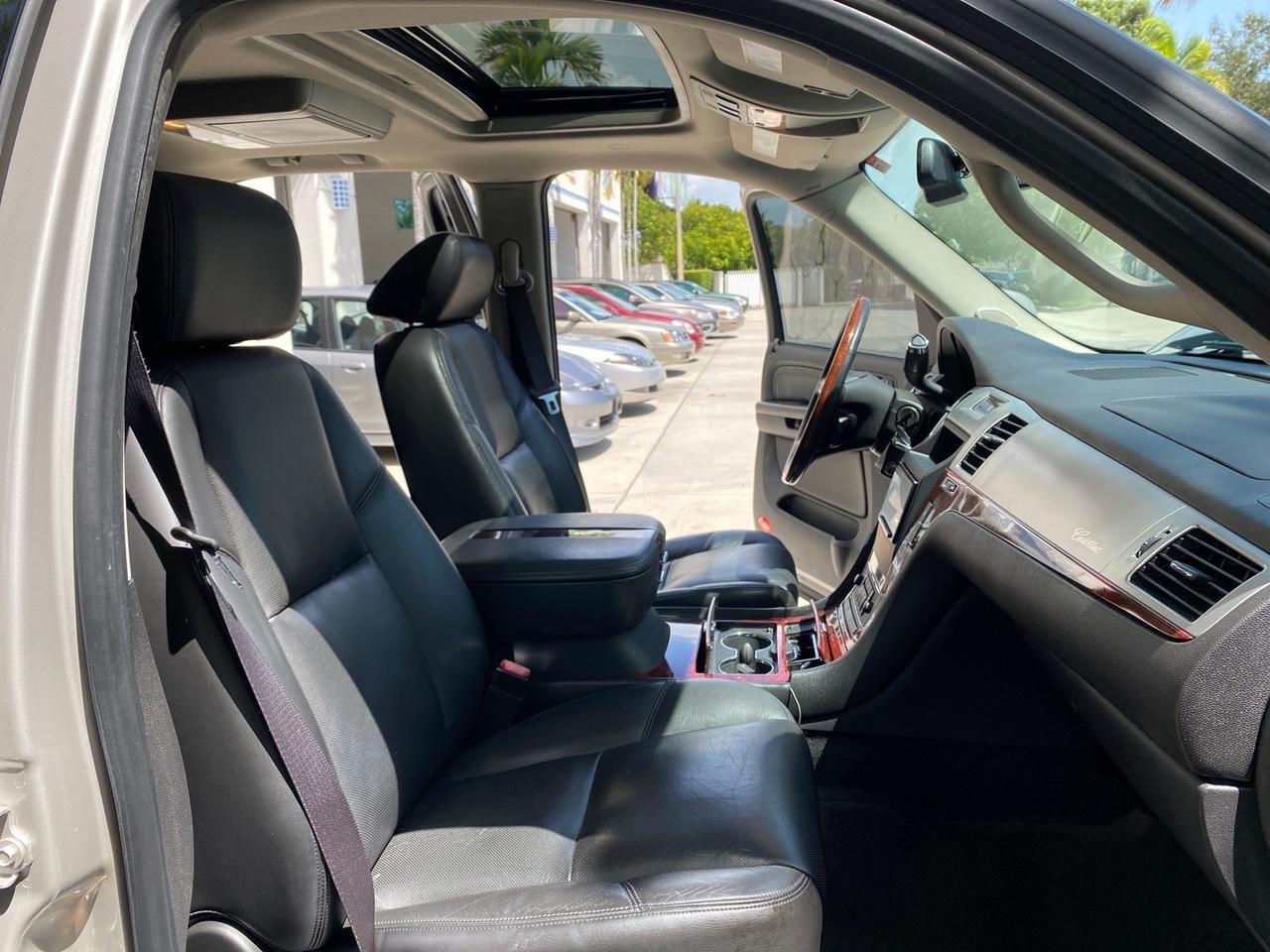 2008 Cadillac Escalade SUNROOF DVD LOW MILES 71,690 Pompano Beach FL
