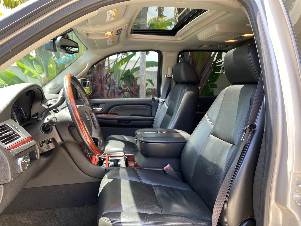 2008 Cadillac Escalade SUNROOF DVD LOW MILES 71,690 Pompano Beach FL
