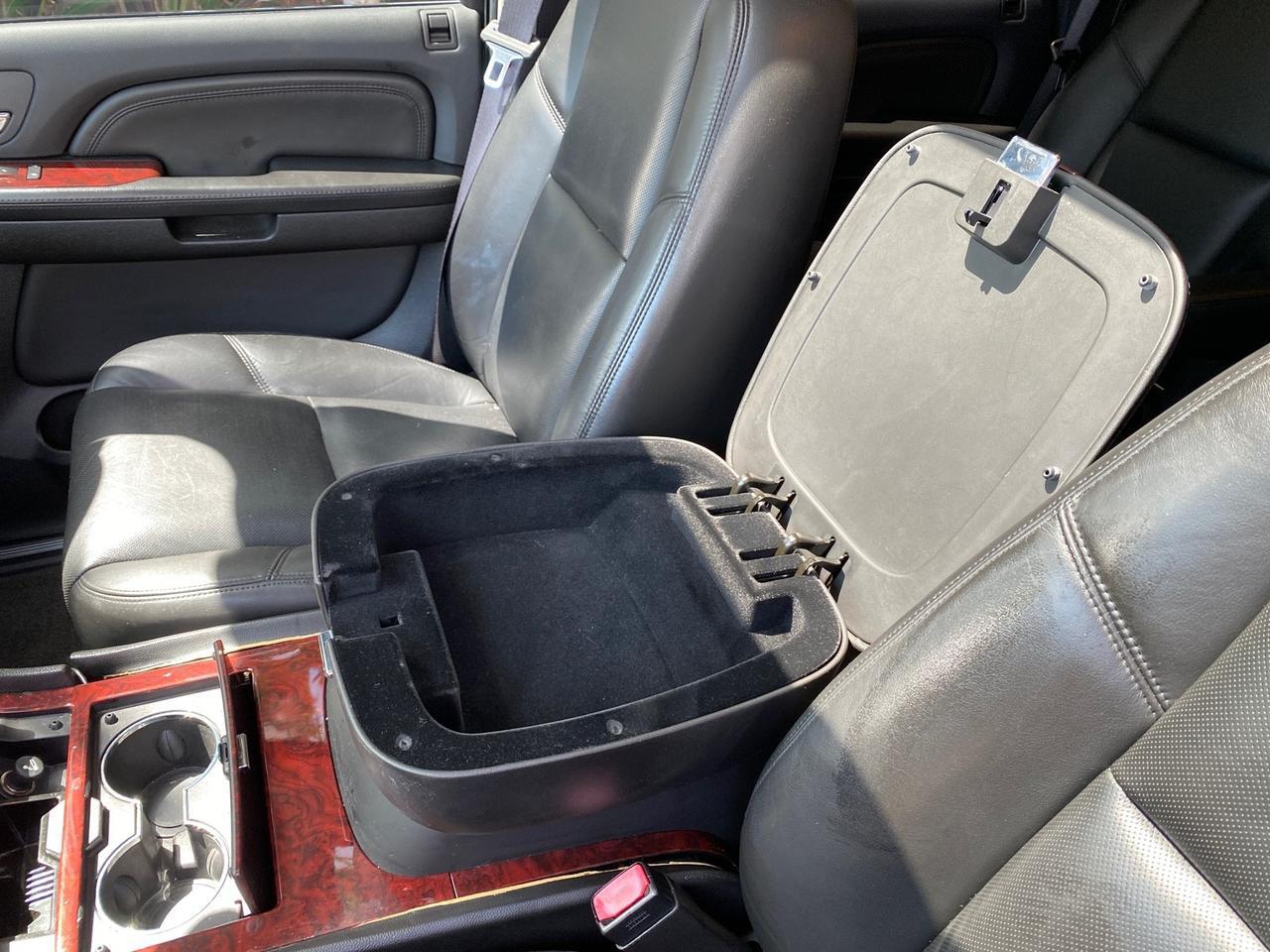 2008 Cadillac Escalade SUNROOF DVD LOW MILES 71,690 Pompano Beach FL