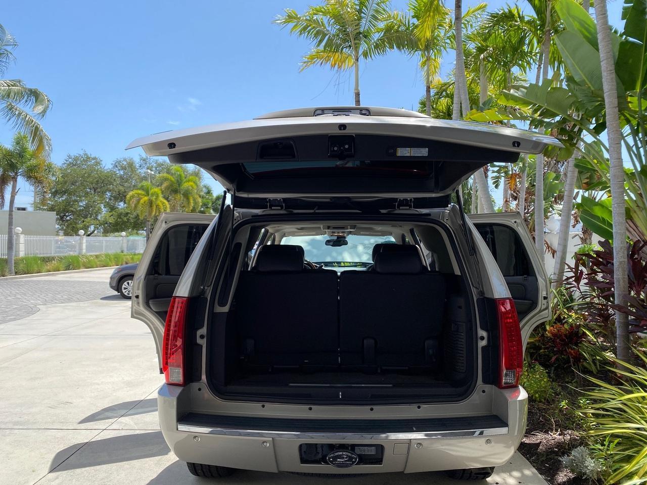 2008 Cadillac Escalade SUNROOF DVD LOW MILES 71,690 Pompano Beach FL