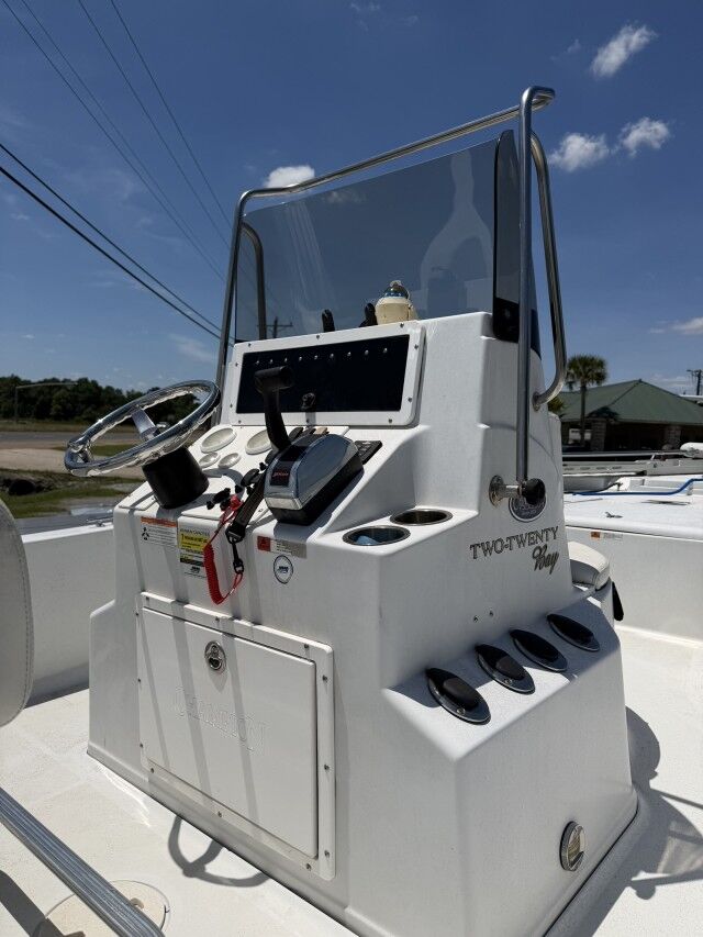 2008 Champion Boats 22 Bay w/200 Mercury Optimax Lafayette LA