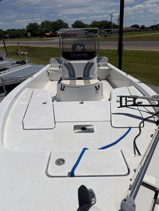 2008 Champion Boats 22 Bay w/200 Mercury Optimax Lafayette LA