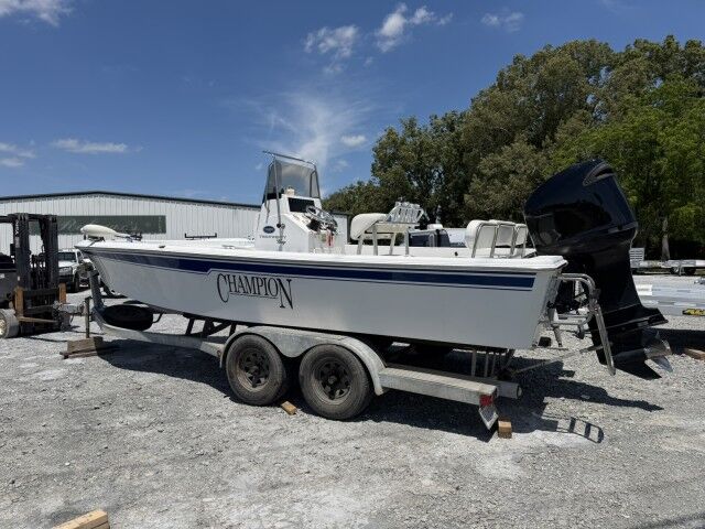 2008 Champion Boats 22 Bay w/200 Mercury Optimax