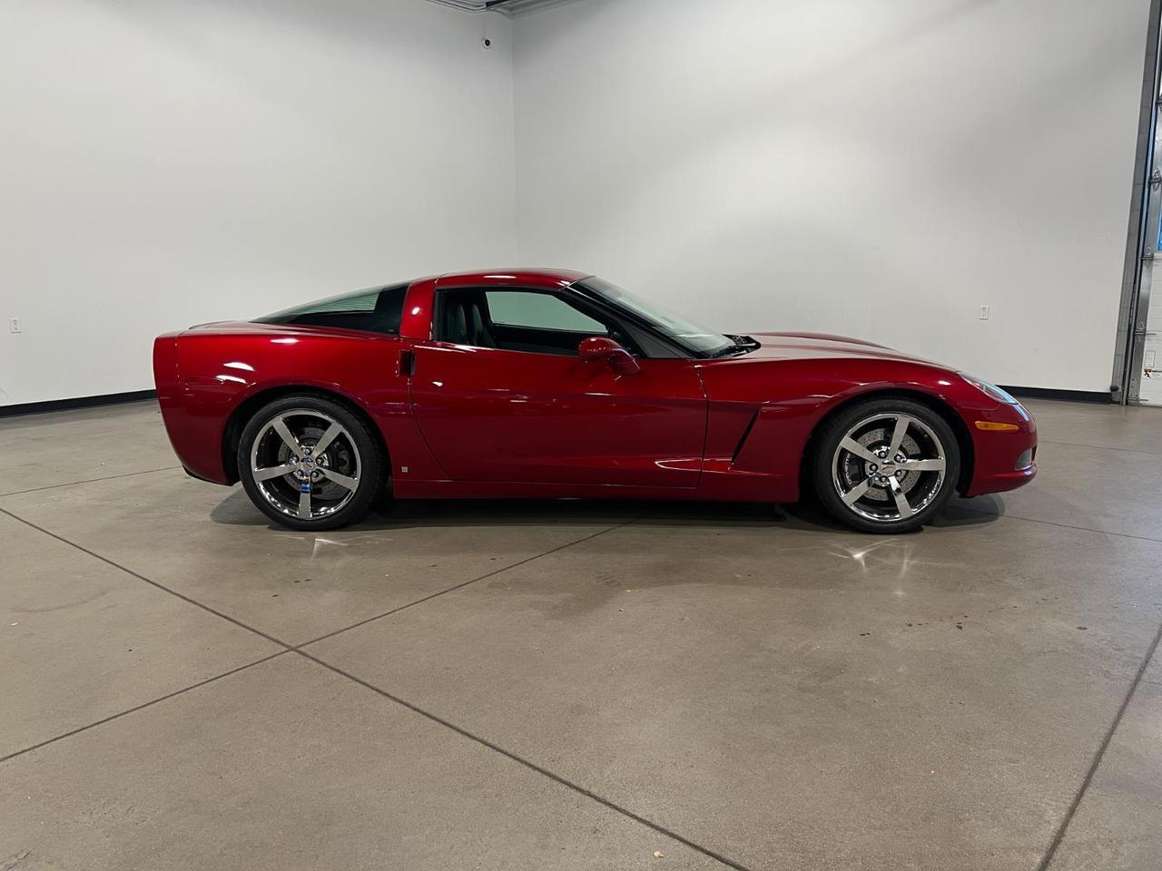 2008 Chevrolet Corvette Base photo 2