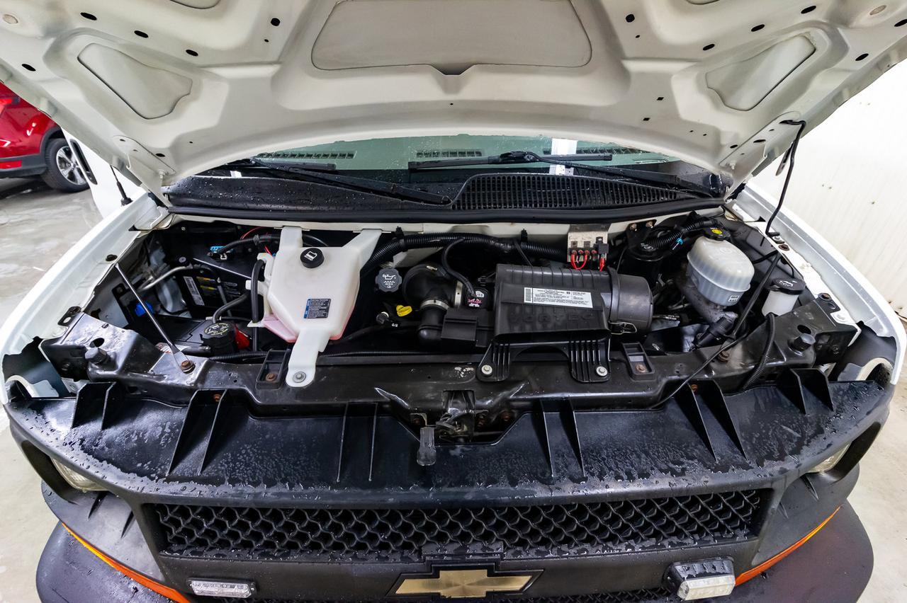 2008 Chevrolet Express G3500 Extended Cargo Van Shelving Red Deer AB