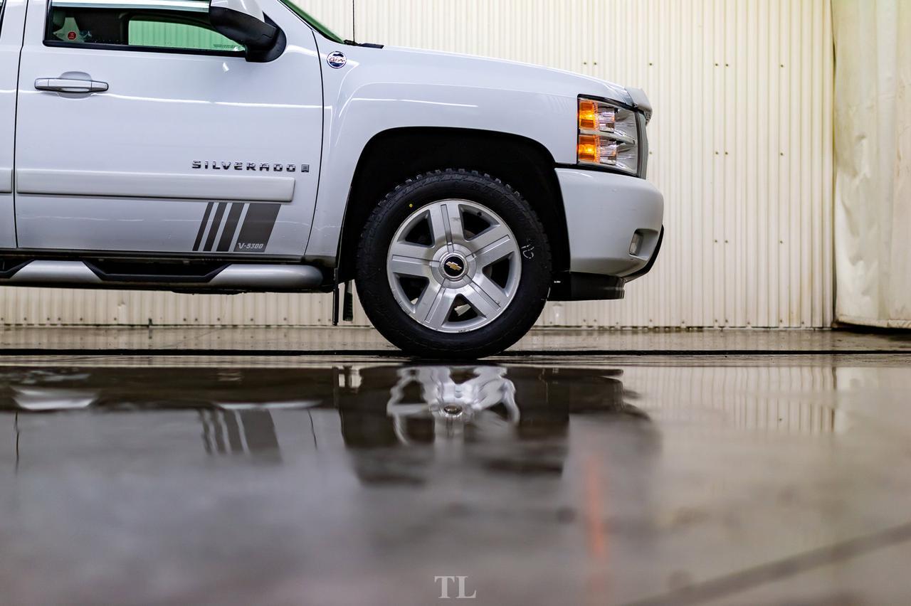 2008 Chevrolet Silverado 1500 4x4 Ext Cab LTZ GFX Leather Roof Red Deer AB