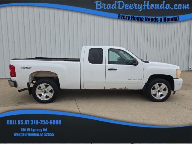 Used 2008 Chevrolet Silverado 1500  with VIN 1GCEK19018Z243610 for sale in West Burlington, IA