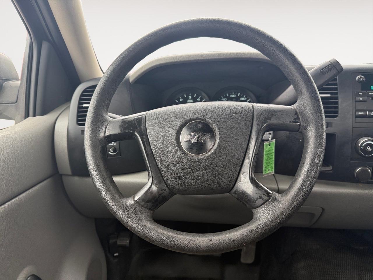 2008 Chevrolet Silverado 1500 TOW PACKAGE, MANUAL FOLD MIRRORS, BED LINER, CD PLAYER, AUX, TAILGATE STEP, THIS TRUCK IS READY FOR WORK OR PLAY! Norfolk VA