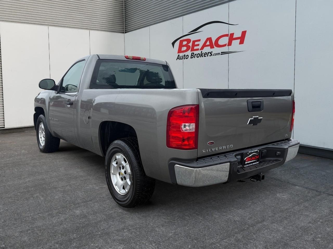 2008 Chevrolet Silverado 1500 TOW PACKAGE, MANUAL FOLD MIRRORS, BED LINER, CD PLAYER, AUX, TAILGATE STEP, THIS TRUCK IS READY FOR WORK OR PLAY! Norfolk VA