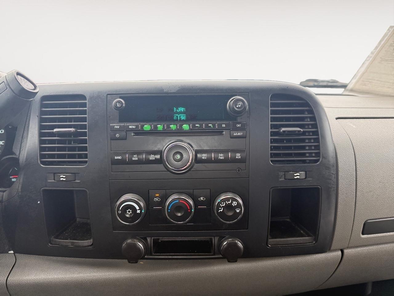 2008 Chevrolet Silverado 1500 W/T, TOW PACKAGE, BED LINER, CD PLAYER, AUX, TAILGATE STEP, THIS TRUCK IS READY FOR WORK OR PLAY! Norfolk VA