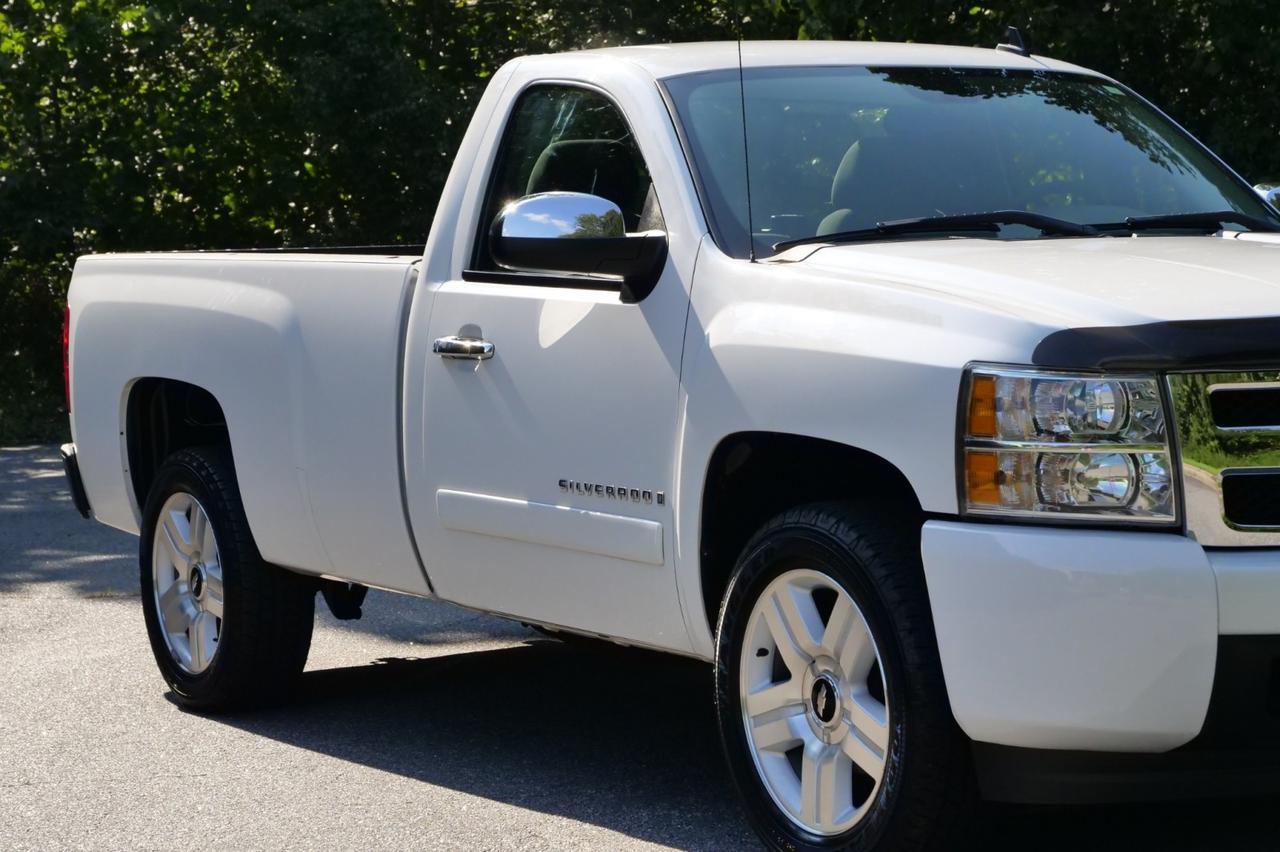 2008 Chevrolet Silverado 1500 Work Truck / Long Bed / 4.3L V6 / LOW MILES! Lincolnton NC