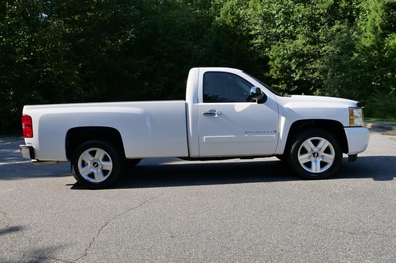 2008 Chevrolet Silverado 1500 Work Truck / Long Bed / 4.3L V6 / LOW MILES! Lincolnton NC