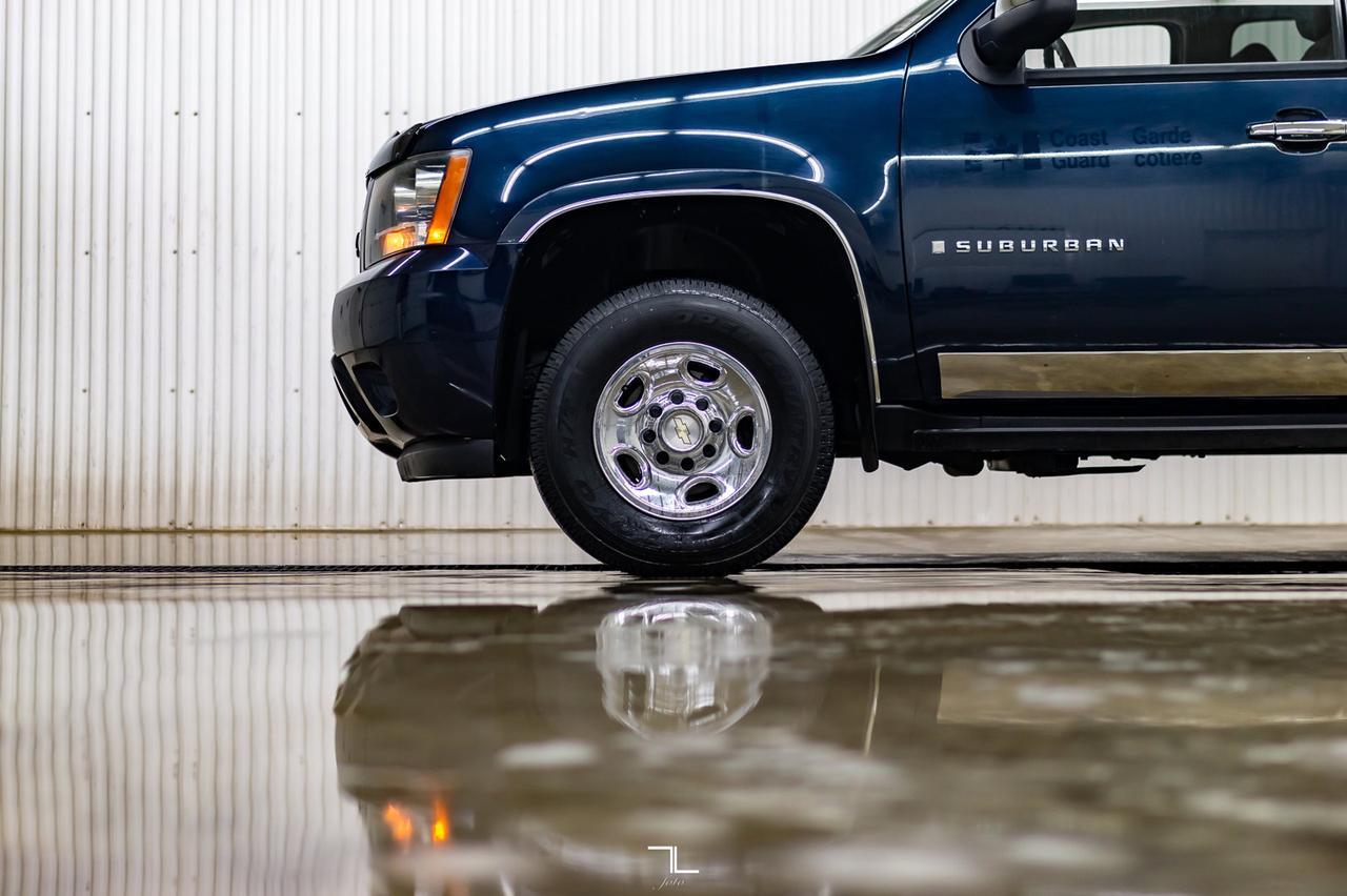 2008 Chevrolet Suburban 2500 4x4 LS 8 Passenger Red Deer AB