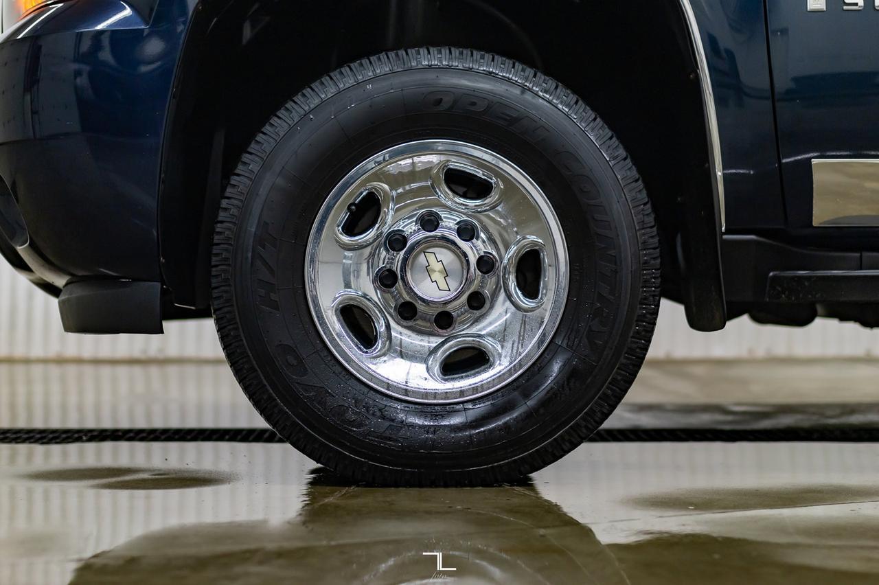 2008 Chevrolet Suburban 2500 4x4 LS 8 Passenger Red Deer AB