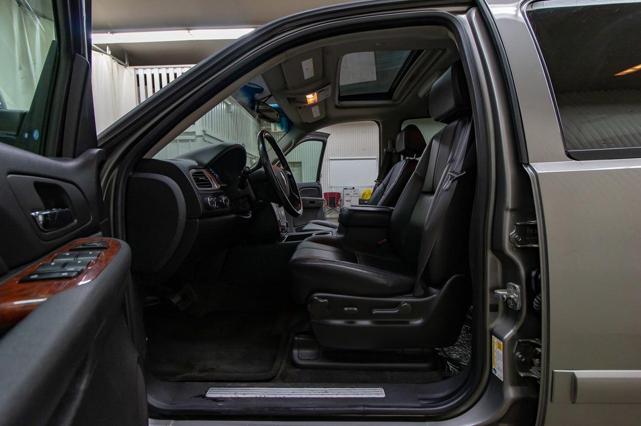 2008 Chevrolet Suburban 4X4 LT Leather Roof DVD Red Deer AB