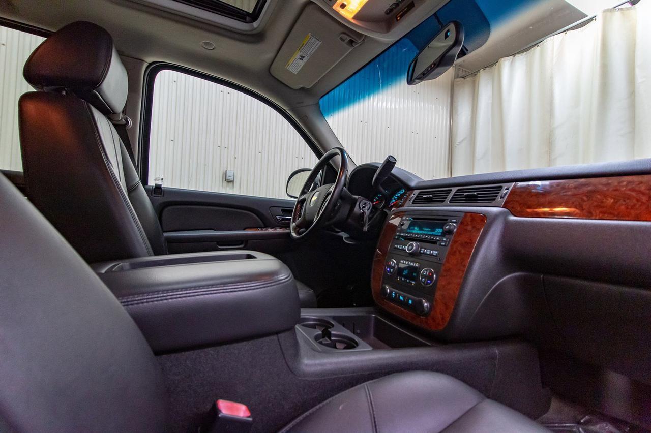2008 Chevrolet Suburban 4X4 LT Leather Roof DVD Red Deer AB