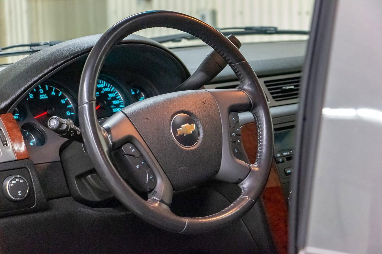 2008 Chevrolet Suburban 4X4 LT Leather Roof DVD Red Deer AB