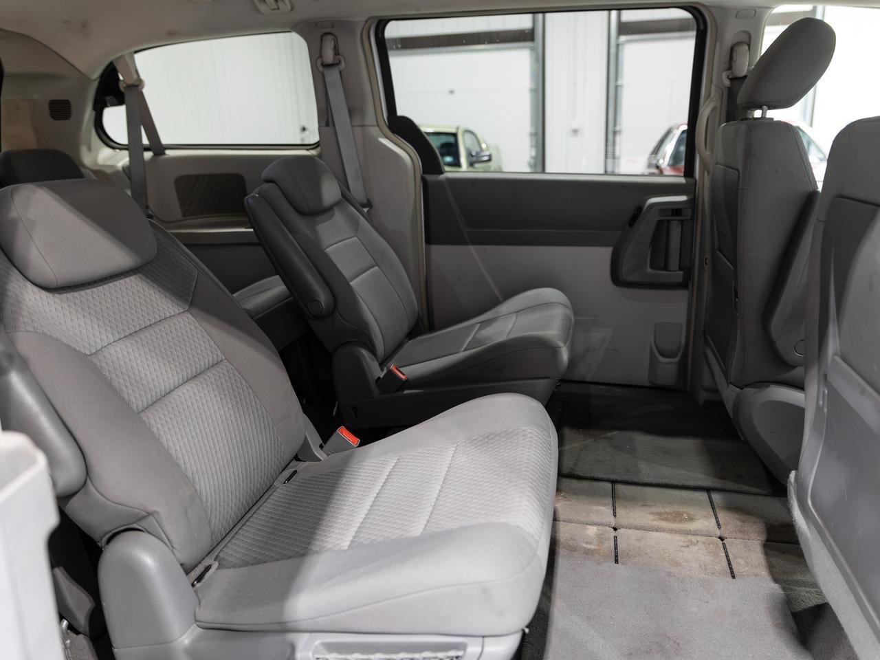 2008 Chrysler Town & Country Touring 7-Passenger Cranberry PA