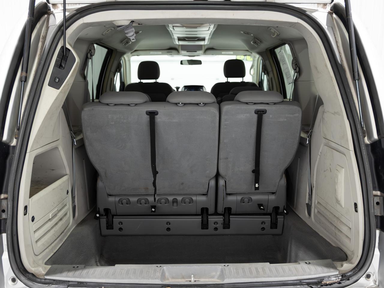 2008 Chrysler Town & Country Touring 7-Passenger Cranberry PA