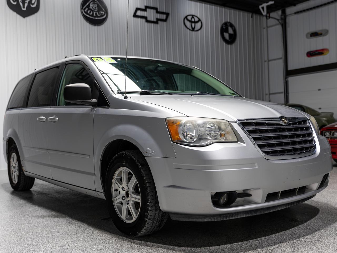 2008 Chrysler Town & Country Touring 7-Passenger Cranberry PA