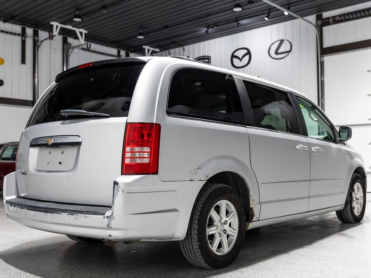 2008 Chrysler Town & Country Touring 7-Passenger Cranberry PA