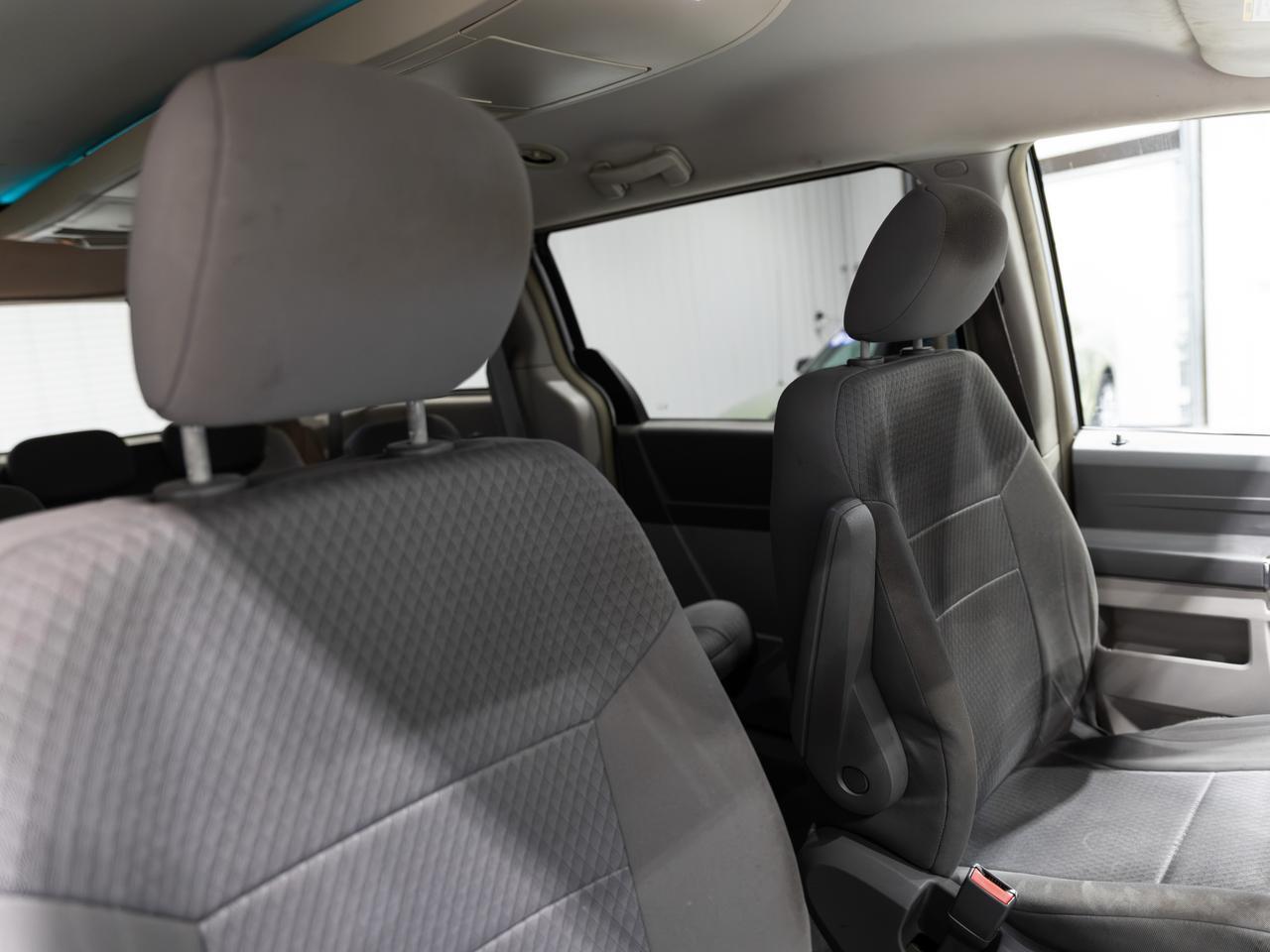 2008 Chrysler Town & Country Touring 7-Passenger Cranberry PA