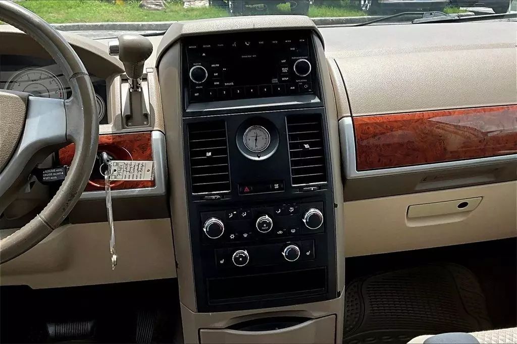 2008 Chrysler Town & Country Touring Minivan 4D Maitland FL
