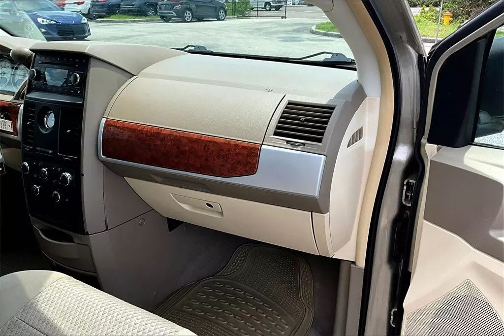 2008 Chrysler Town & Country Touring Minivan 4D Maitland FL