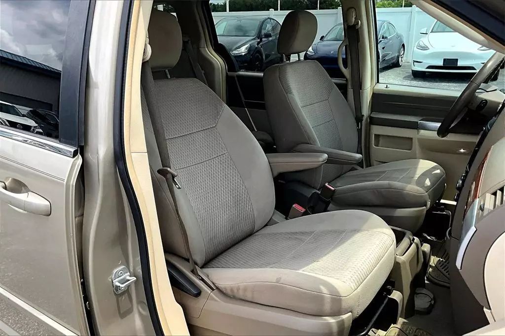 2008 Chrysler Town & Country Touring Minivan 4D Maitland FL