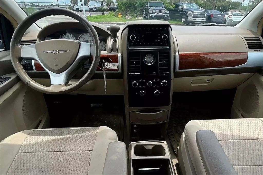 2008 Chrysler Town & Country Touring Minivan 4D Maitland FL