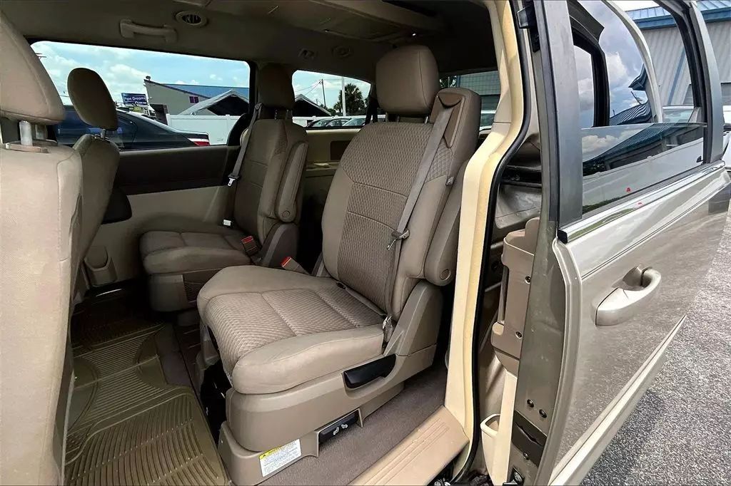 2008 Chrysler Town & Country Touring Minivan 4D Maitland FL