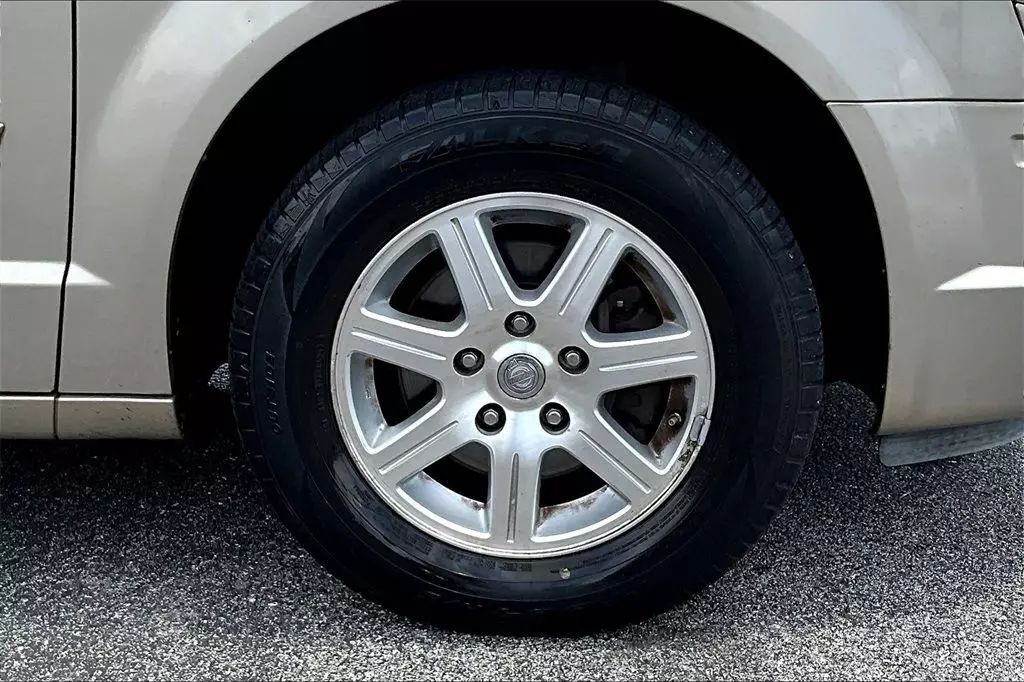 2008 Chrysler Town & Country Touring Minivan 4D Maitland FL