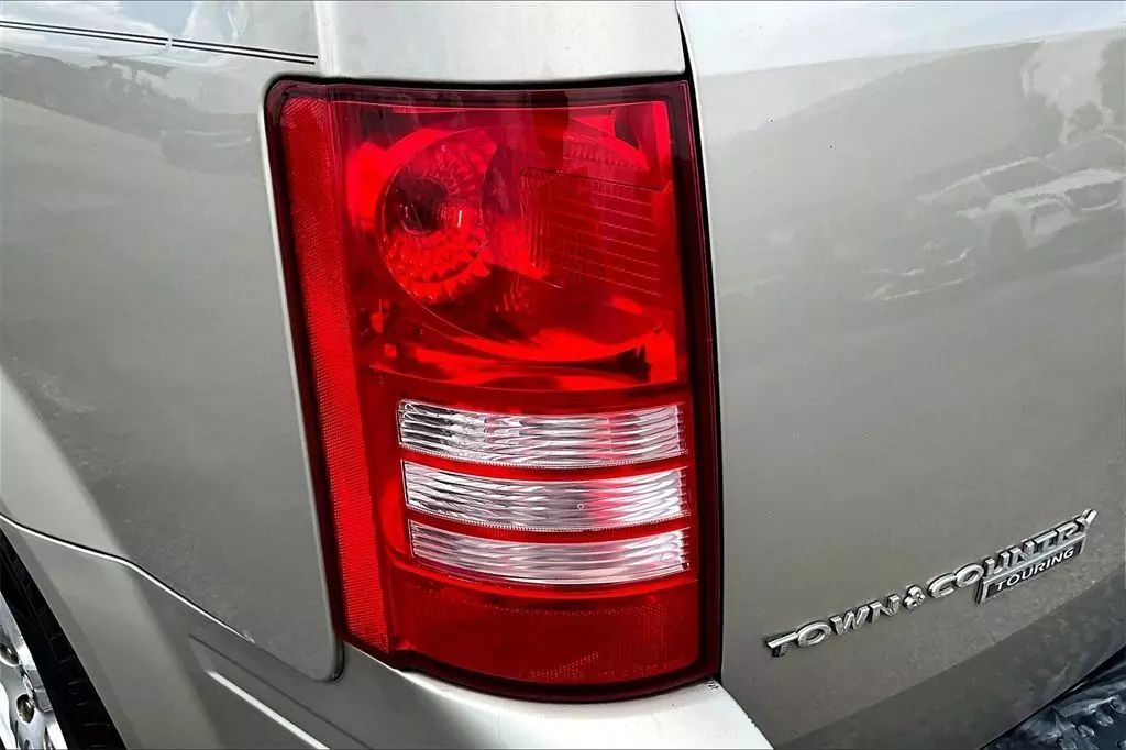 2008 Chrysler Town & Country Touring Minivan 4D Maitland FL