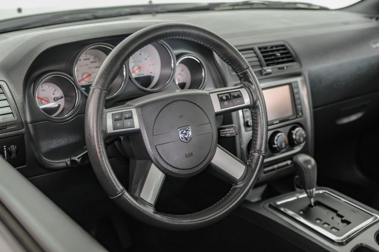 2008 Dodge Challenger SRT8 6.1L HEMI AUTOMATIC NAVIGATION SUNROOF LEATHER HEATED SEATS KEYLESS START Carrollton TX