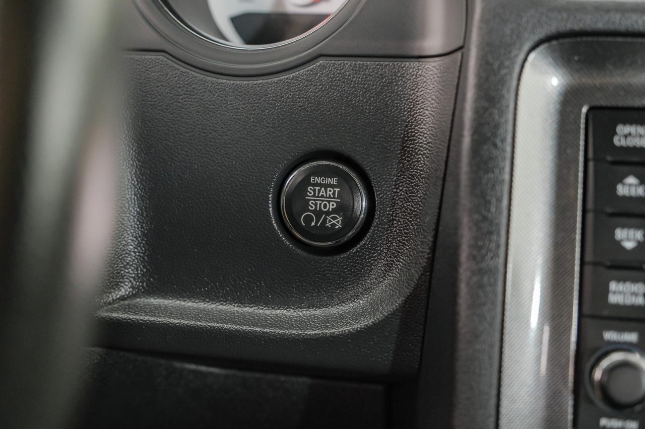 2008 Dodge Challenger SRT8 6.1L HEMI AUTOMATIC NAVIGATION SUNROOF LEATHER HEATED SEATS KEYLESS START Carrollton TX