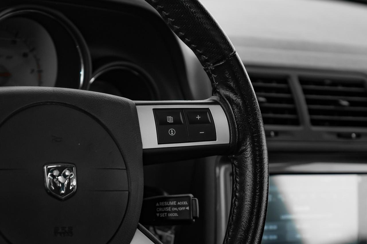 2008 Dodge Challenger SRT8 AUTOMATIC SUNROOF LEATHER HEATED SEATS POWER DRIVER SEAT CRUISE CONTROL ALLOY WHEELS Carrollton TX